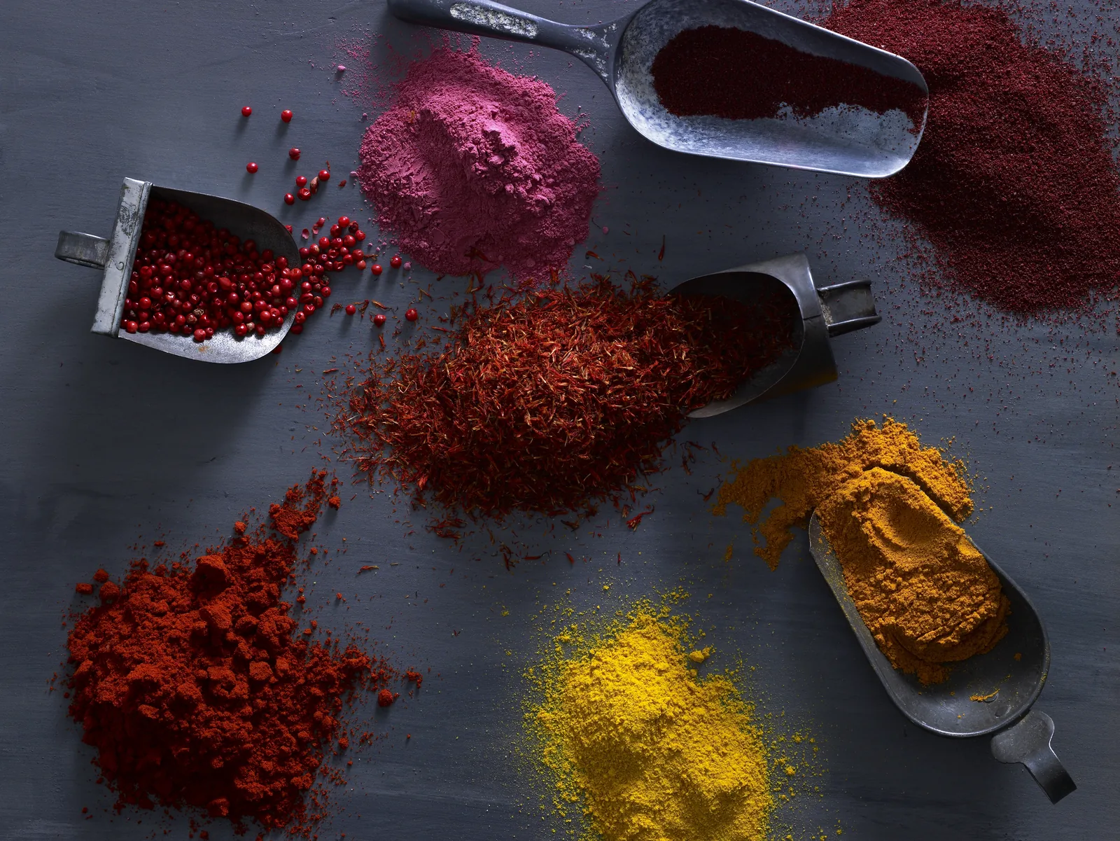 Dry spice blends measured into scoops